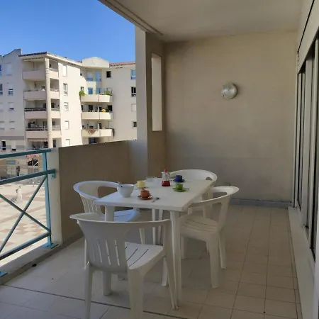 Apartment 2 Pieces Avec Terrasse, Piscine, Parking A 5 Min De La - 4 Couchages - Fr-1-252-158