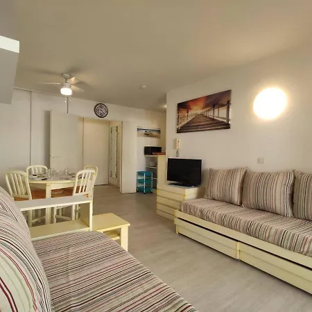 Apartment 2 Pieces Avec Terrasse, Piscine, Parking A 5 Min De La - 4 Couchages - Fr-1-252-158 Juan-les-Pins